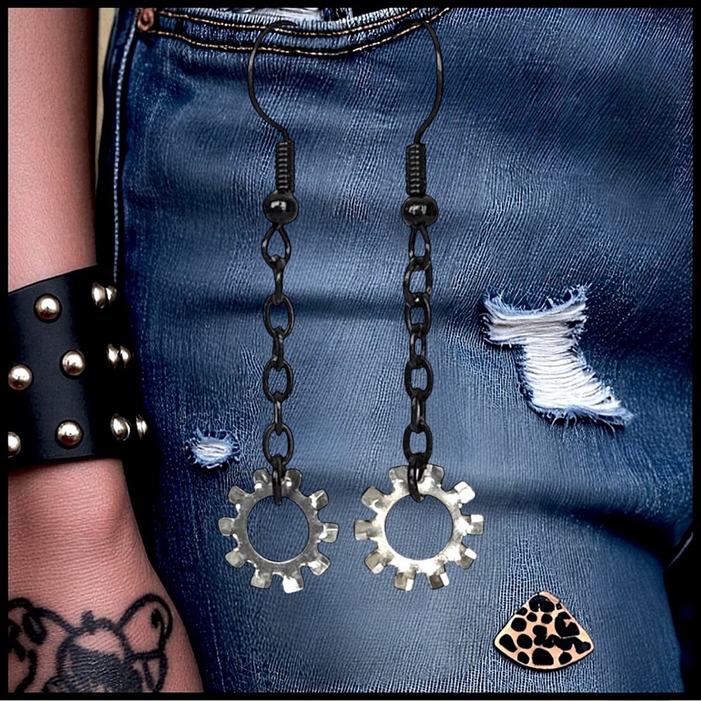 5 For $25swinging Punk Hardware Dangles Earrings